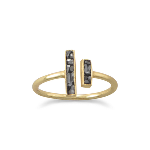14 Karat Gold Plated Glass and Diamond Chip Ring - La'Fem Couture